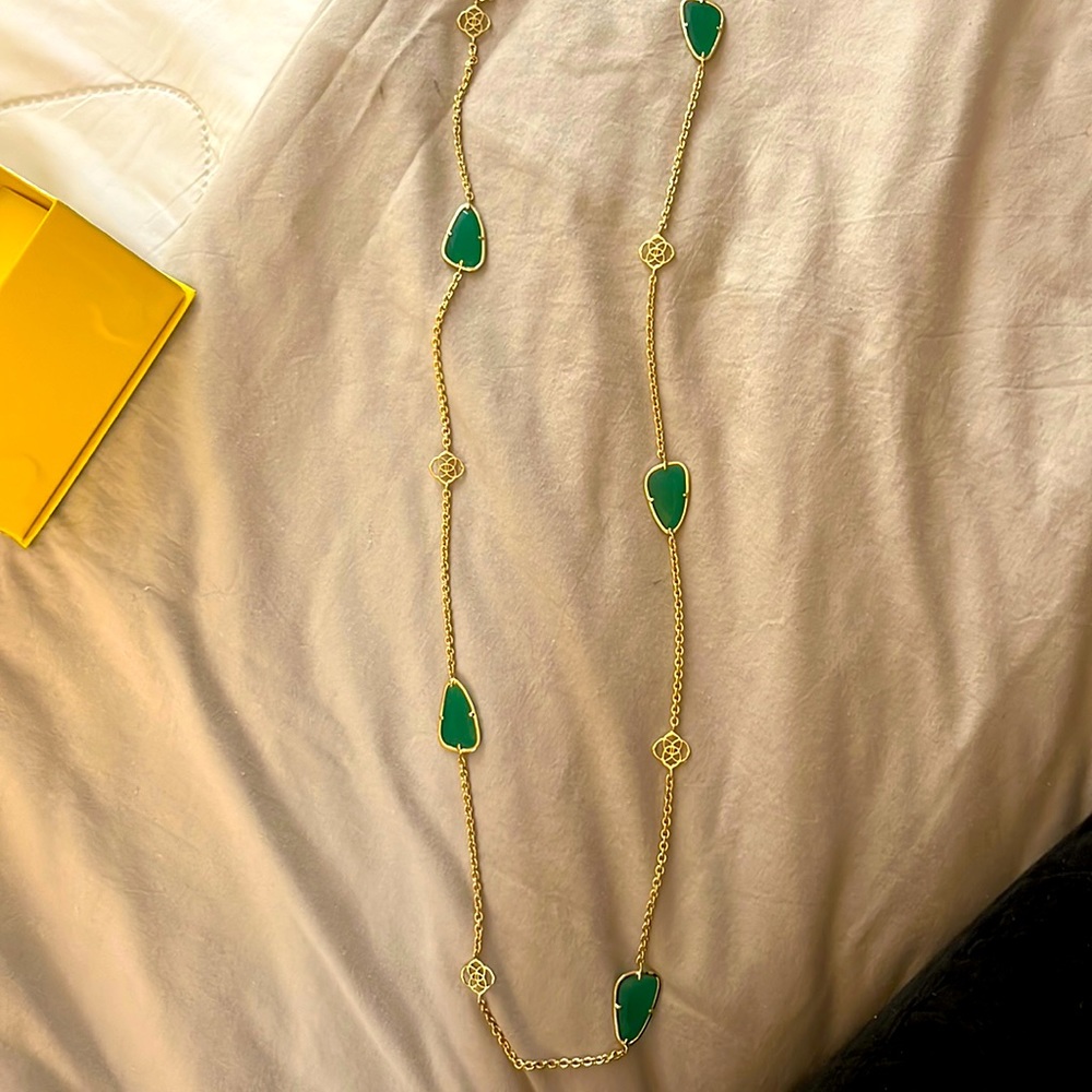 Kendra Scott necklace
